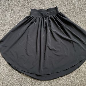 Lululemon the Everyday skirt sz 2 Black